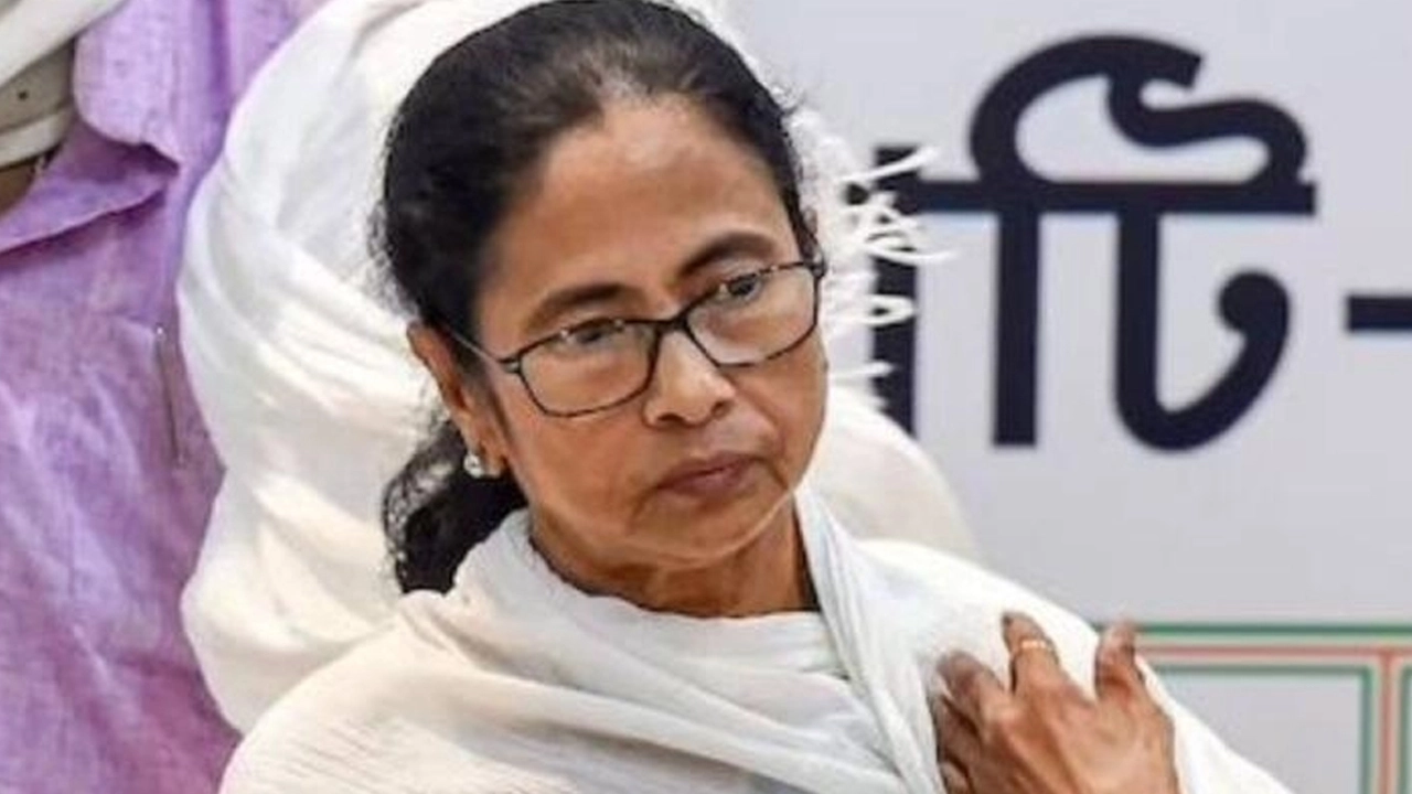 চরম সংকটে তৃণমূল