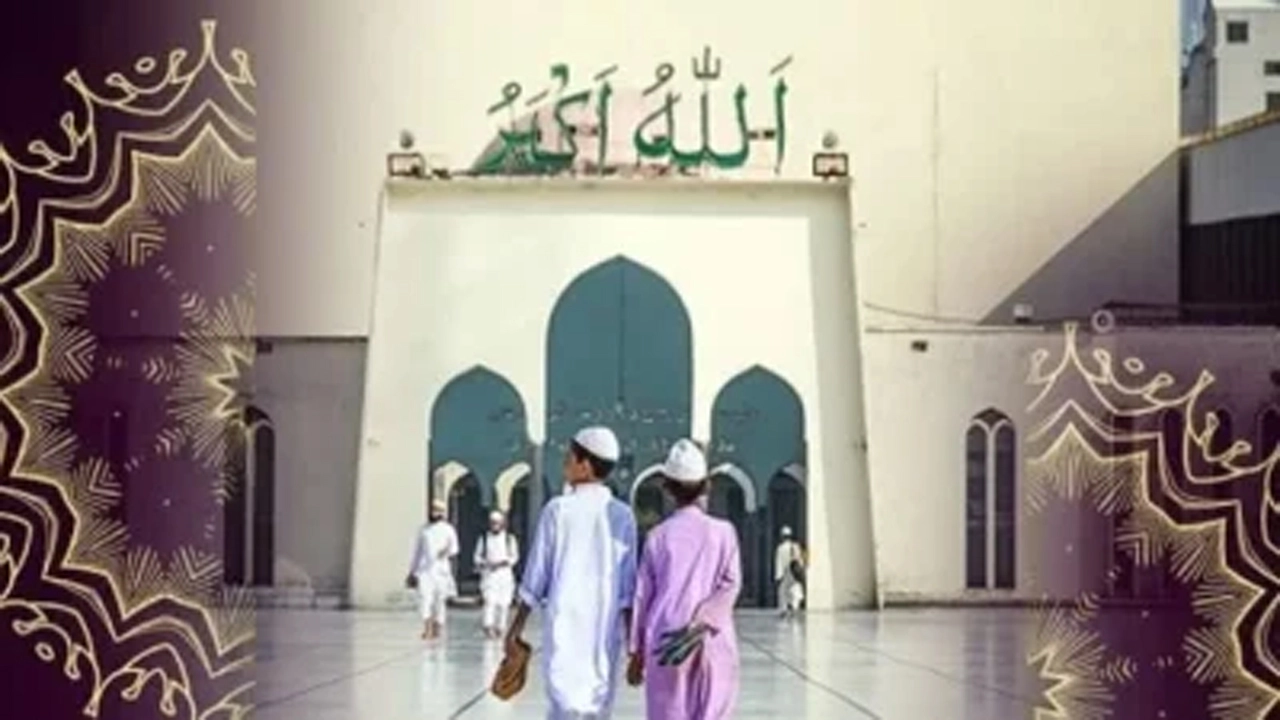 জুমার দিন আগে মসজিদে গেলে যে সওয়াব পাওয়া যায়