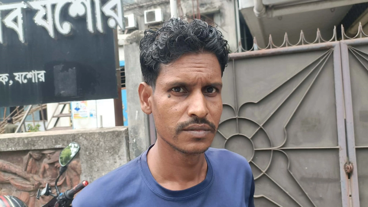 বেনাপোলে বিএনপি কর্মীকে হাতুড়িপেটার অভিযোগ। ছবি: গ্রামের কাগজ