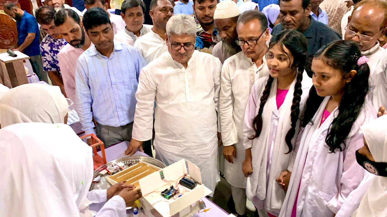 ভবিষ্যৎ প্রজন্মকে জ্ঞানচর্চার উপযুক্ত পরিবেশ দিতে পারলে নিরাপদ বাংলাদেশ গড়ে তোলা সম্ভব
