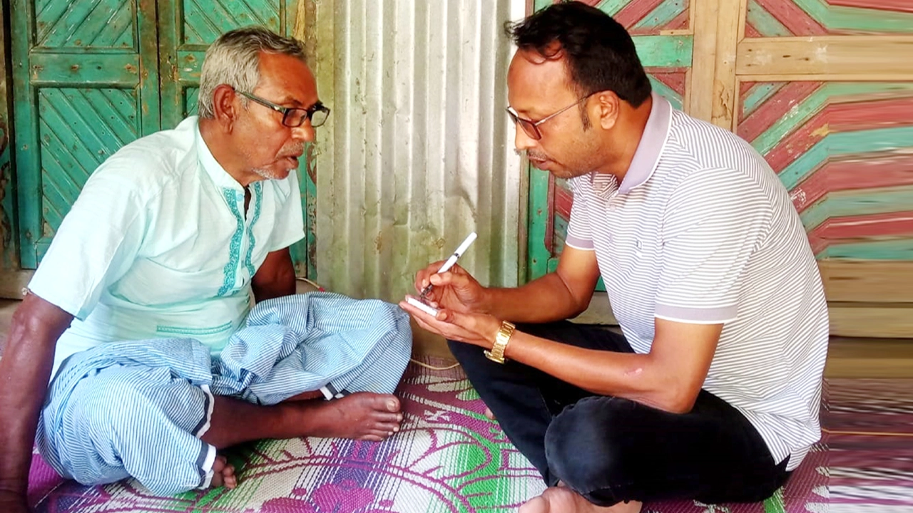 মঞ্চ কাপানো যাত্রা শিল্পী পরিমলের খবর রাখেনা কেউ