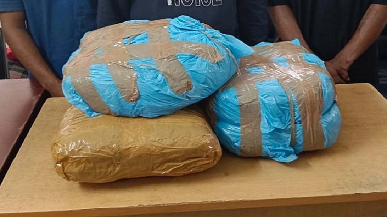যশোরে গাঁজা ও ইয়াবাসহ দুজন আটক