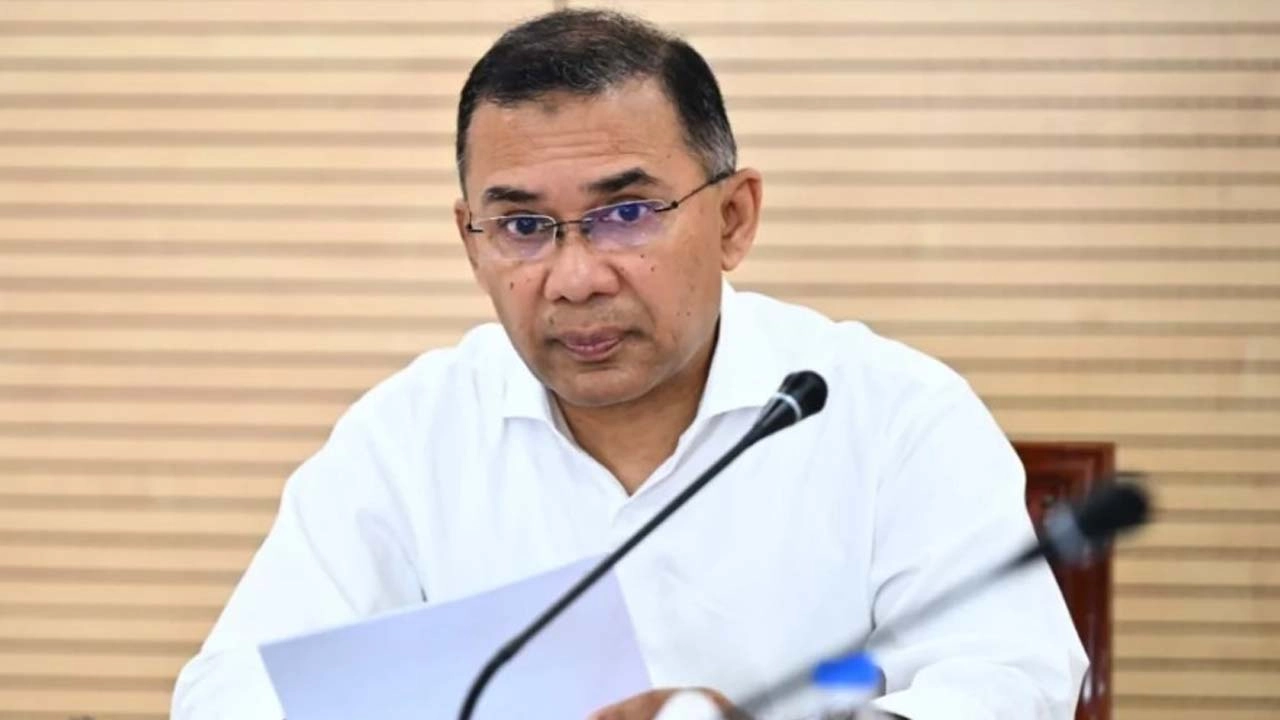 সরকারের তোষামোদ নয়, জনগণের সামনে সত্য তুলে ধরতে হবে: প্রধানমন্ত্রী