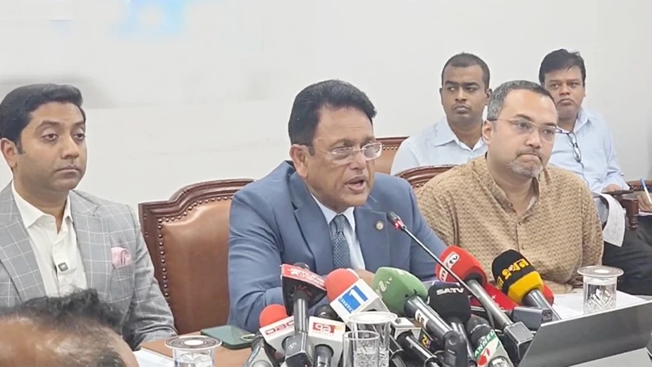 সব বোর্ডের পাবলিক পরীক্ষায় অভিন্ন প্রশ্নপত্র হবে : শিক্ষামন্ত্রী