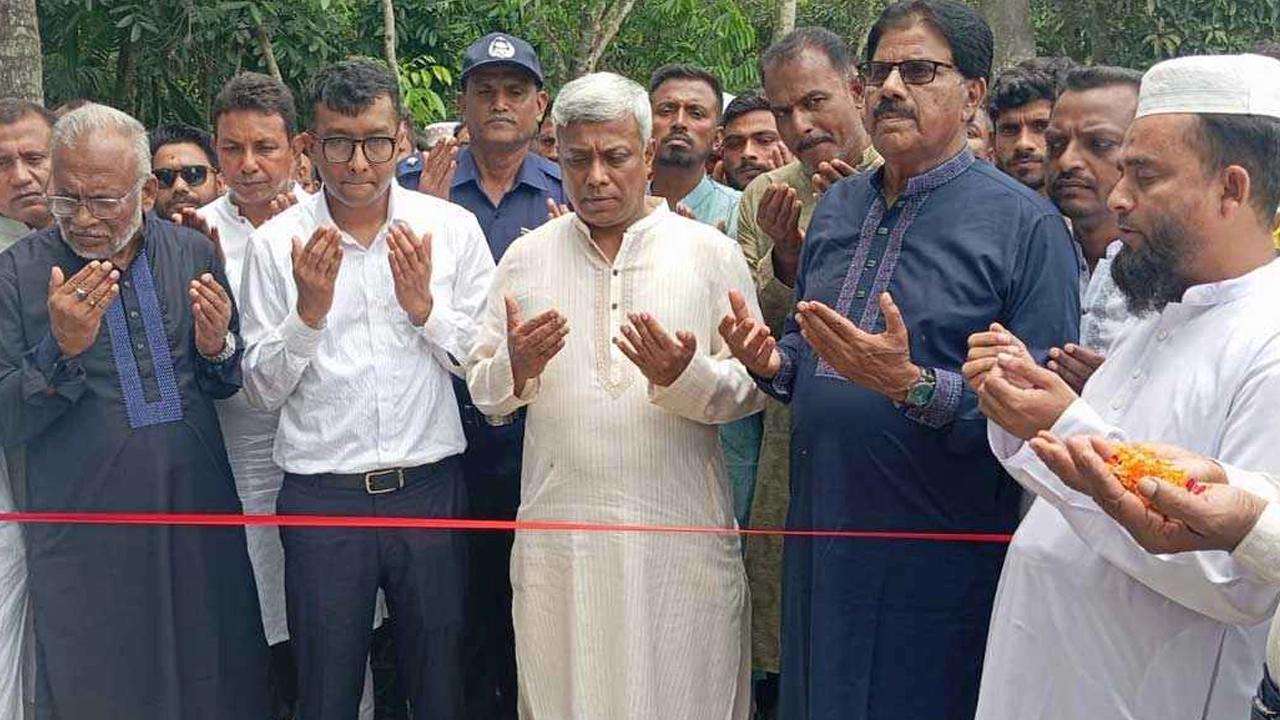 যশোর সদরে তিন নতুন সেতুর উদ্বোধন করলেন প্রতিমন্ত্রী অমিত