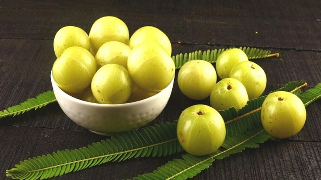 খালি পেটে আমলকি খাওয়ার সুফল