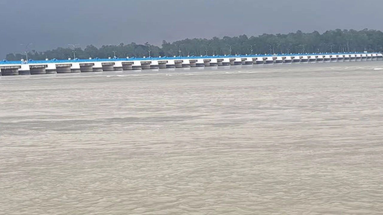 হঠাৎ তিস্তার পানি বিপৎসীমার কাছাকাছি