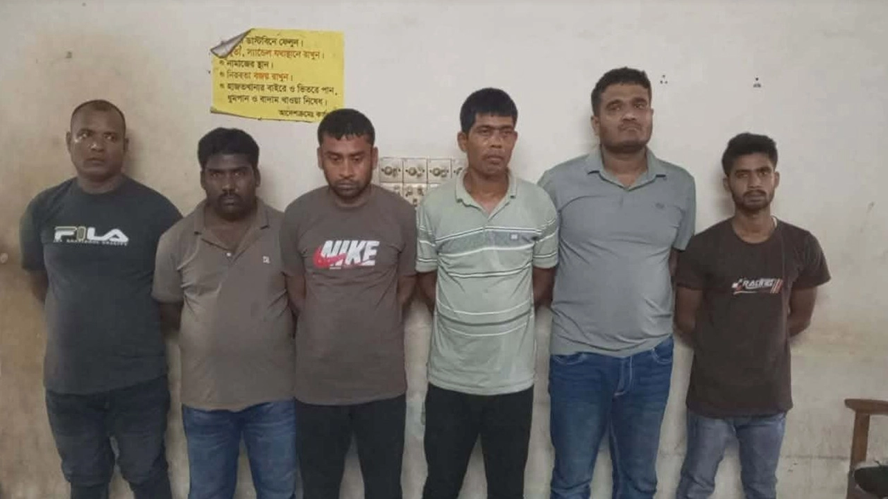 যশোরে ইজিবাইক ছিনতাই মামলায় ৬ জন আটক