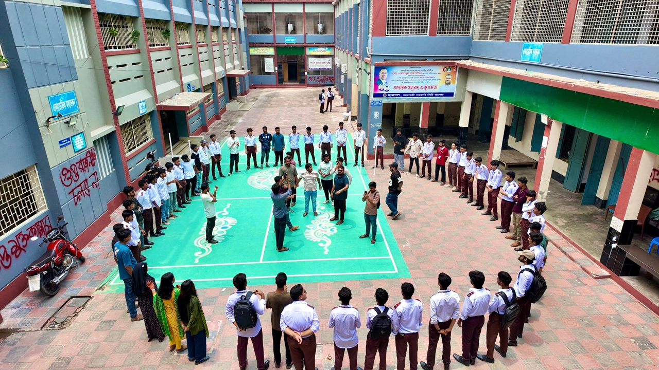 অবৈধ কমিটি বাতিলের দাবিতে রাজশাহী সিটি কলেজ ছাত্রদলের বিক্ষোভ