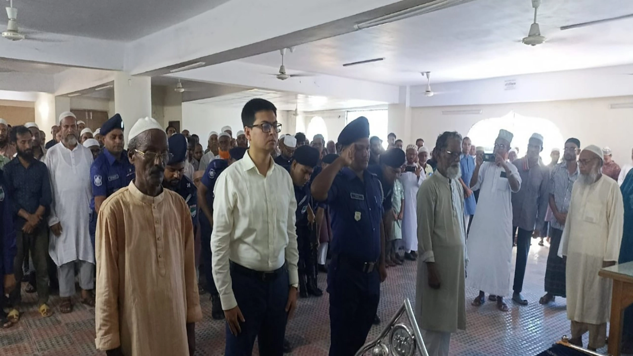 মোরেলগঞ্জে রাষ্ট্রীয় মর্যাদায় মুক্তিযোদ্ধা হাসিনা কবীরকে শেষ শ্রদ্ধা