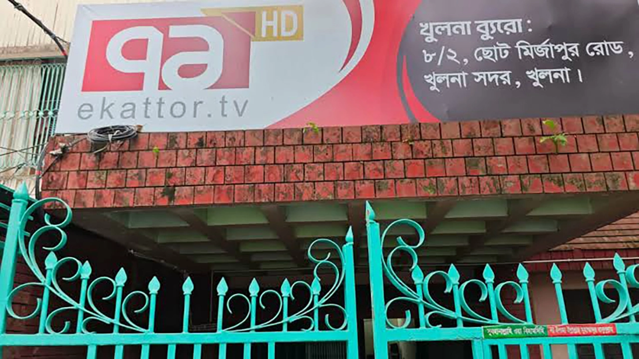 খুলনায় ৭১ টিভির অফিসে চুরি, ক্যামেরাসহ মূল্যবান সরঞ্জাম লুট