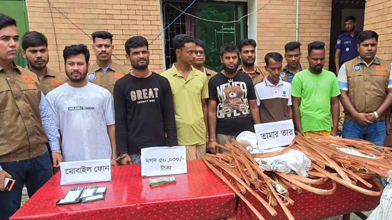 নাটোরে জুট মিলে ডাকাতি: লুণ্ঠিত মালামালসহ গ্রেফতার ৬