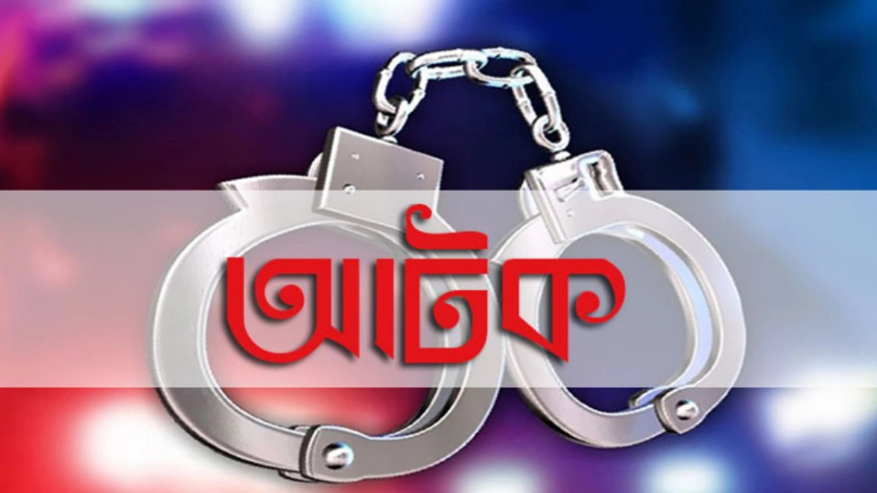 যশোরে ভারতীয় ধুতি ও উত্তরীয়সহ এক ব্যক্তি আটক