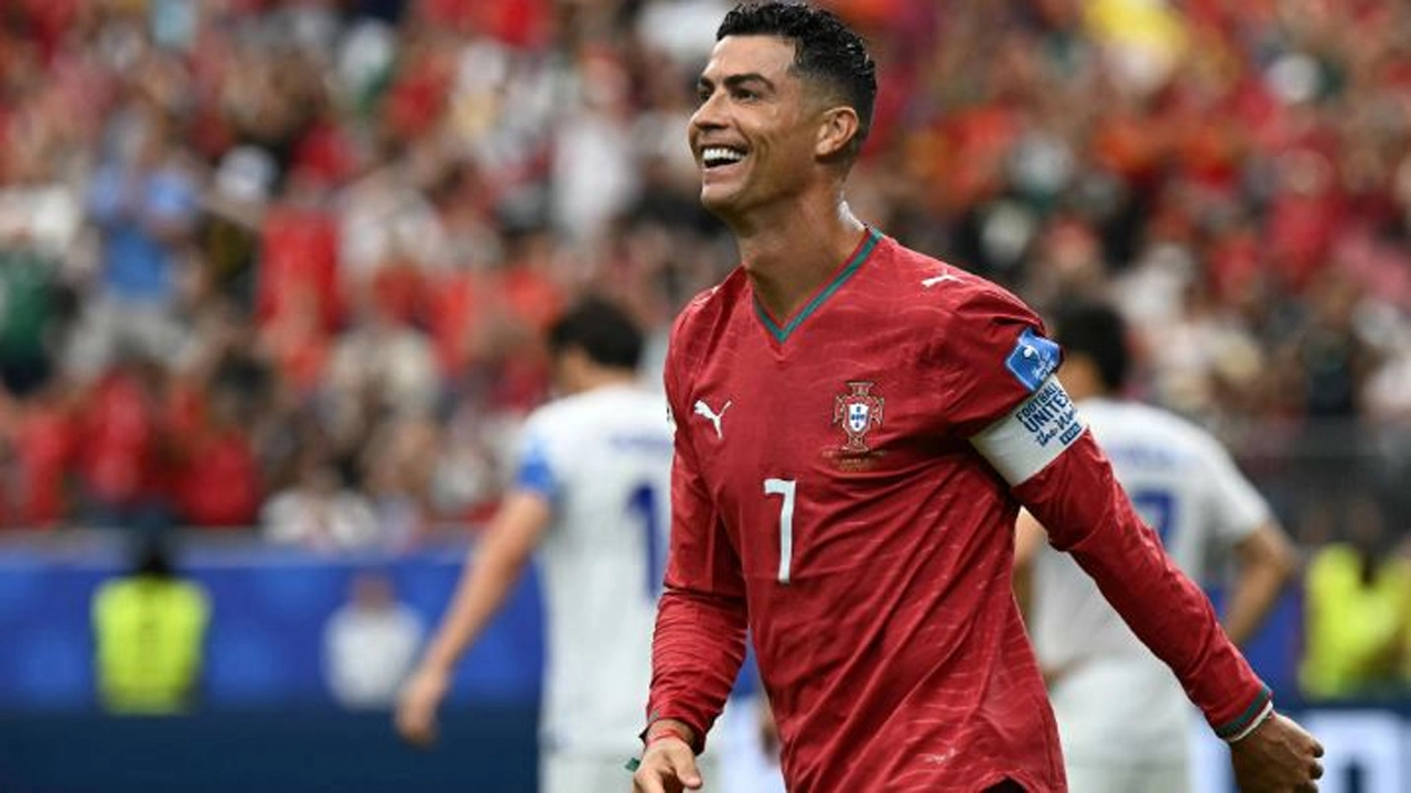 রোনালদোর জোড়া গোলে উজবেকিস্তানকে পর্তুগাল