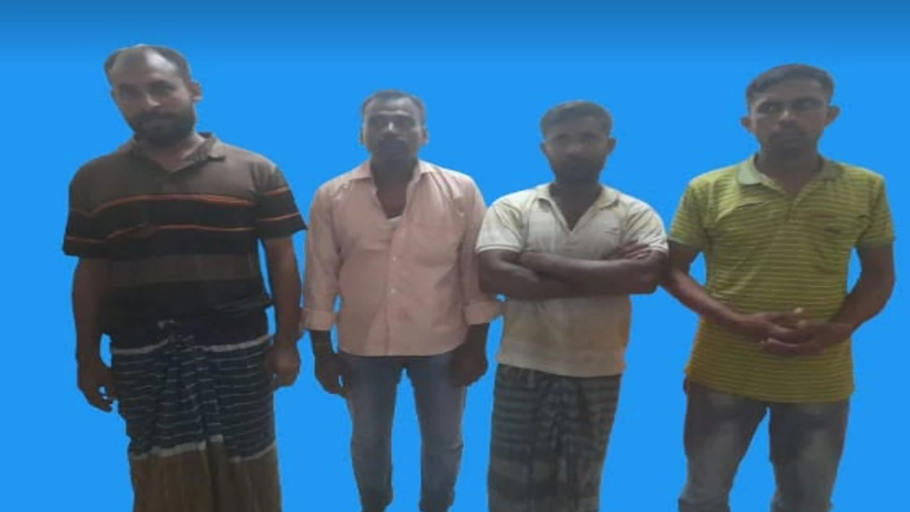আদালতের বারান্দায় মারামারি, বাদী-বিবাদীসহ ৪ জনের ৭ দিনের কারাদণ্ড