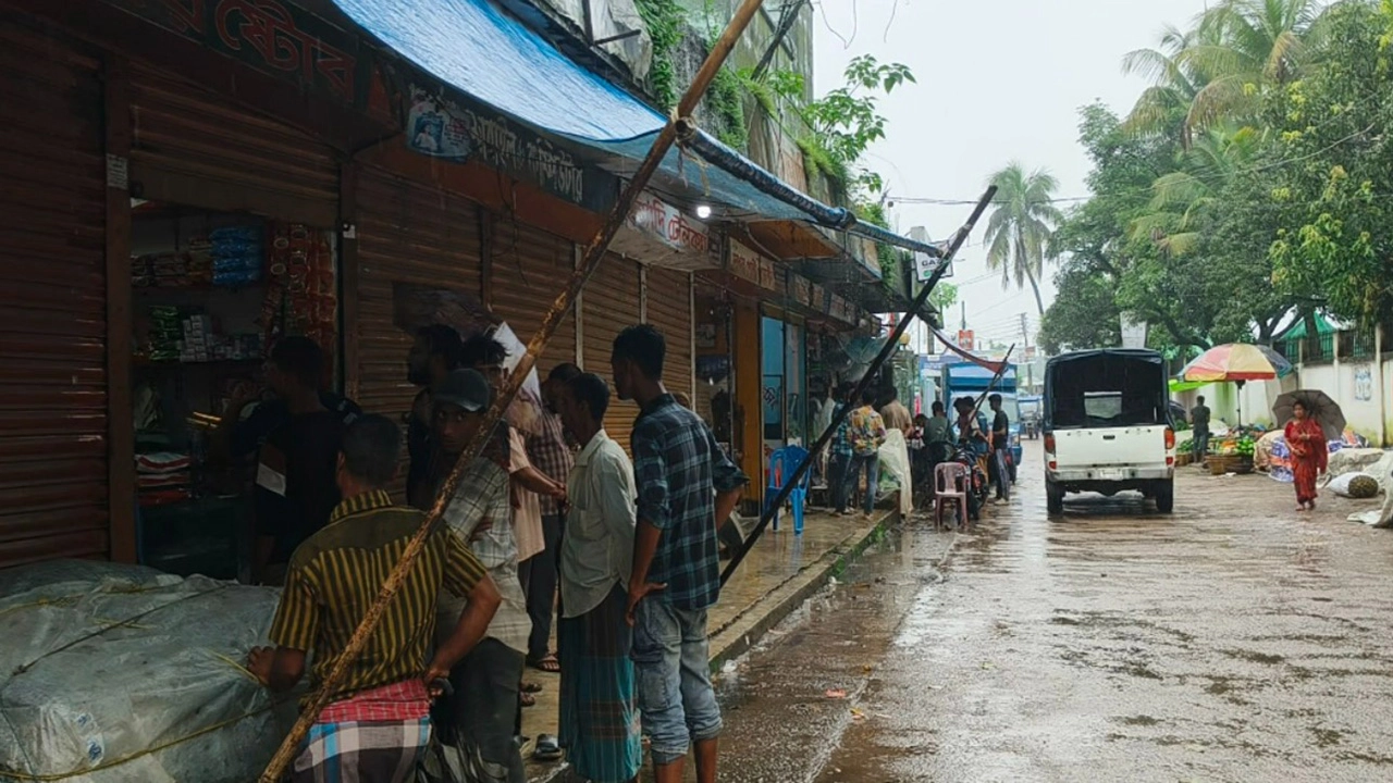 সুনামগঞ্জে থানার সামনে চুরি, আতঙ্কে ব্যবসায়ীরা