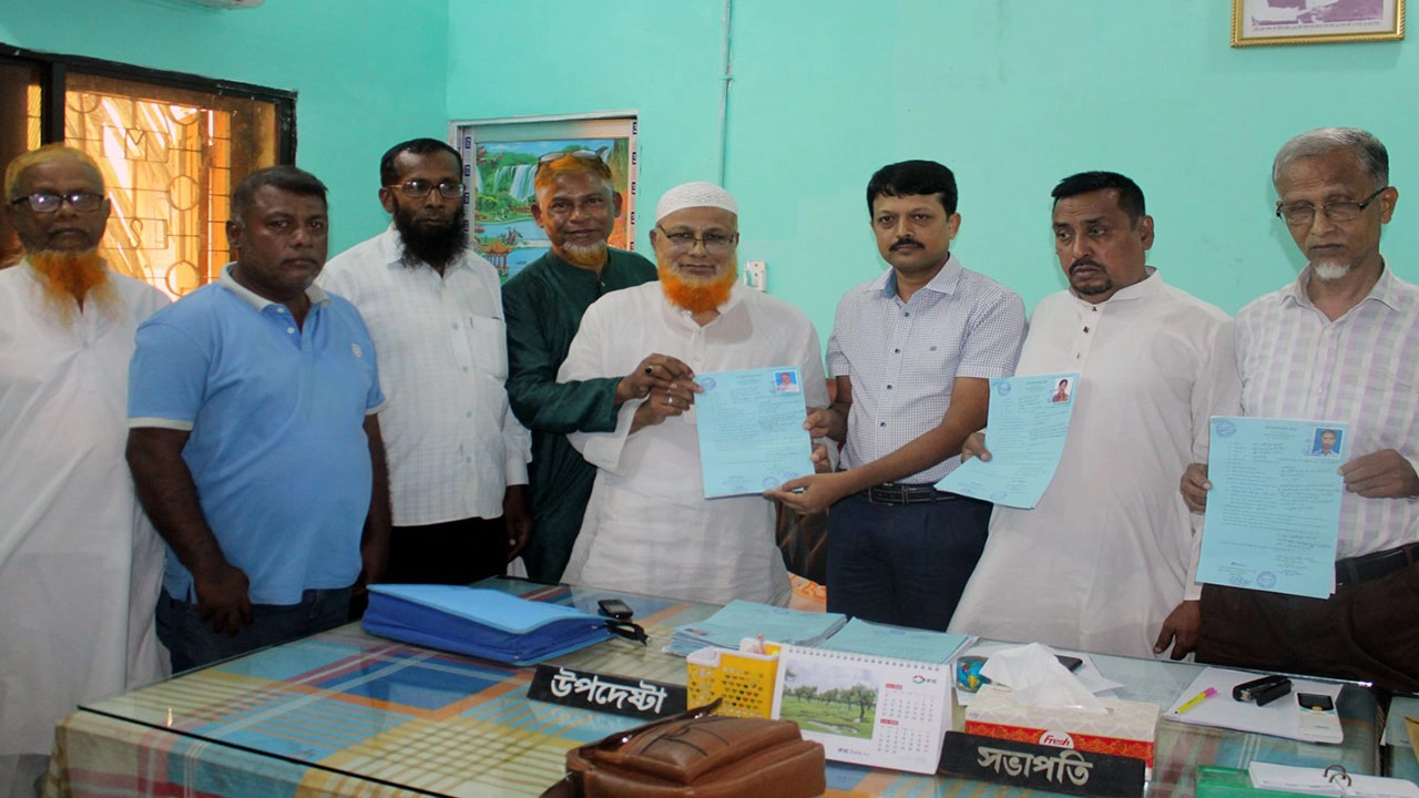 যশোর মোমিনগর সমবায় শিল্প সমিতি ত্রি-বার্ষিক নির্বাচনে ২৬ প্রার্থীর মনোনয়নপত্র জমাকাগজ সংবাদ