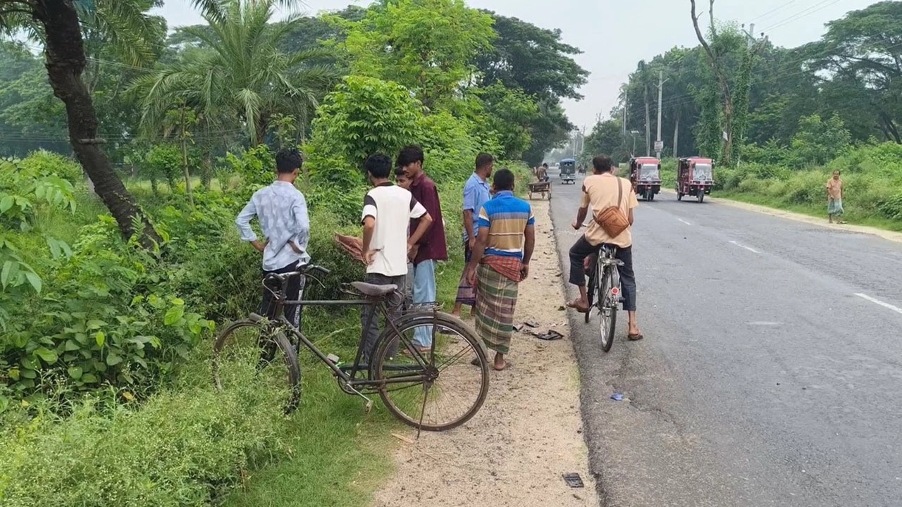 শৈলকুপায় পিকআপ-মোটরসাইকেল সংঘর্ষে স্কুলছাত্র নিহত