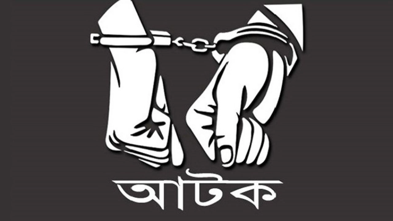 যশোরে পৃথক অভিযানে মাদক ও চাকুসহ তিনজন আটক