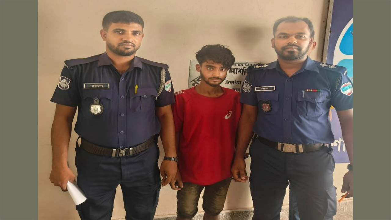 শার্শায় পুলিশের অভিযানে ৭টি চোরাই মোবাইল উদ্ধার, যুবক গ্রেপ্তার