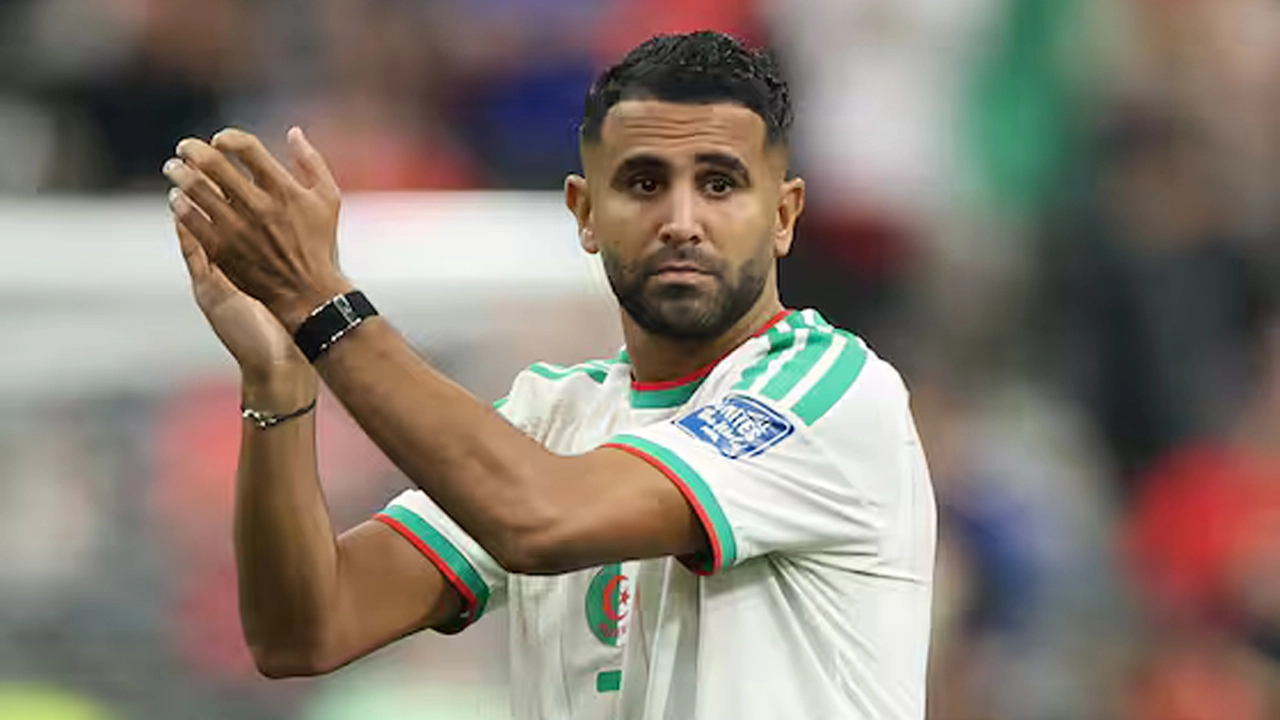 আন্তর্জাতিক ফুটবলকে বিদায় বললেন রিয়াদ মাহরেজ