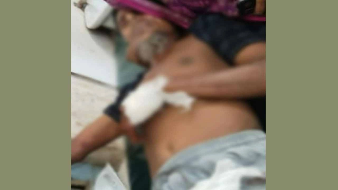 অভয়নগরে দুধ বিক্রেতার ওপর দুর্বৃত্তদের হামলা, কুপিয়ে জখম
