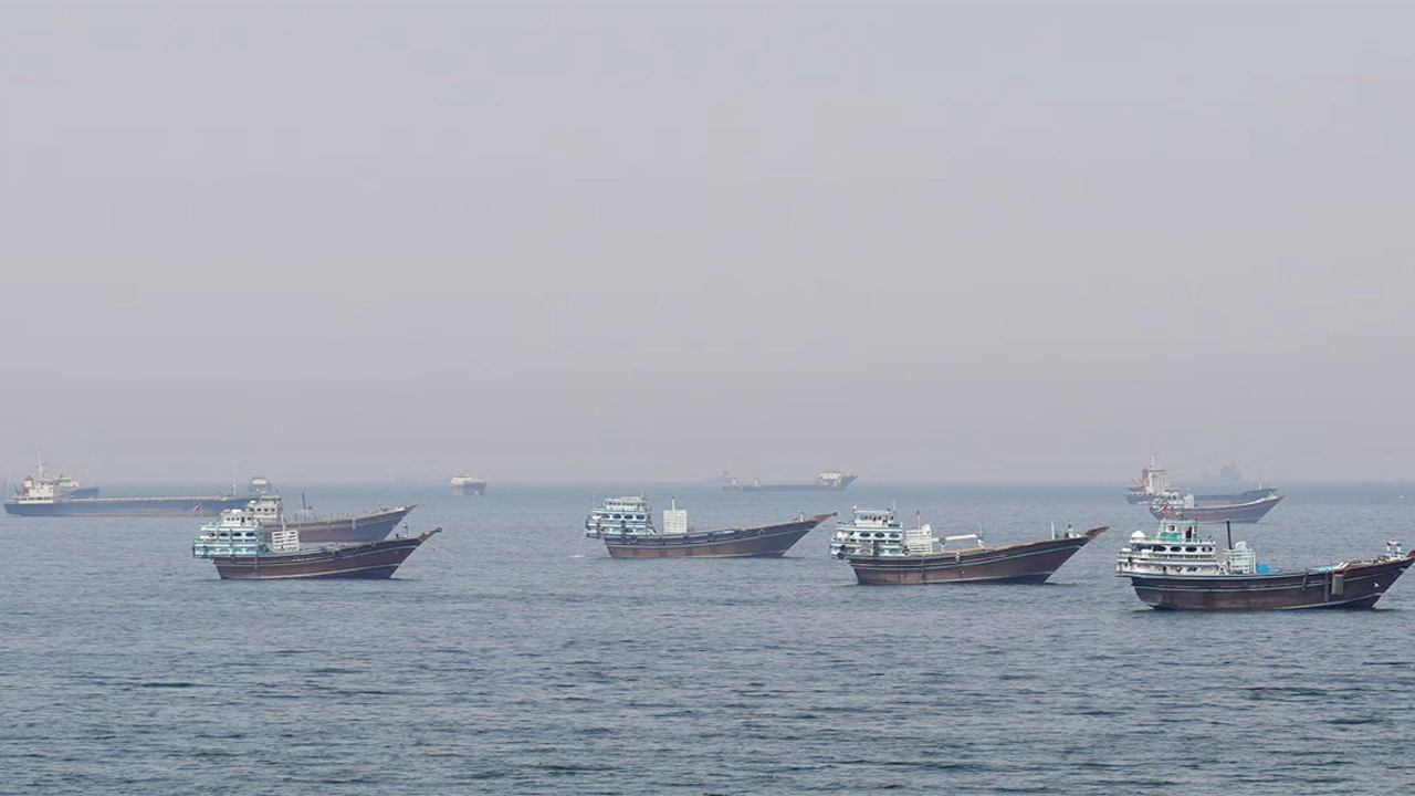 কাতারের জলসীমায় স্বাভাবিক, নৌচলাচল শুরু