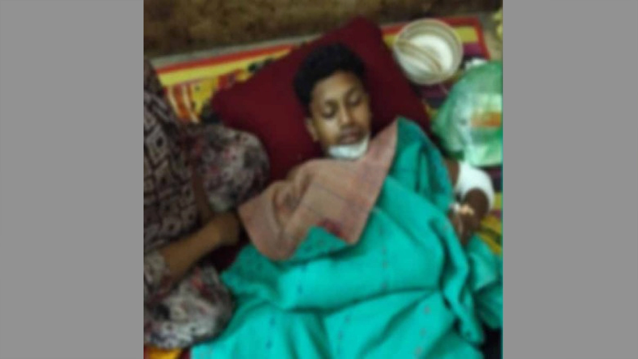 চৌগাছায় অজ্ঞাত ট্রাকের ধাক্কায় কিশোর আহত
