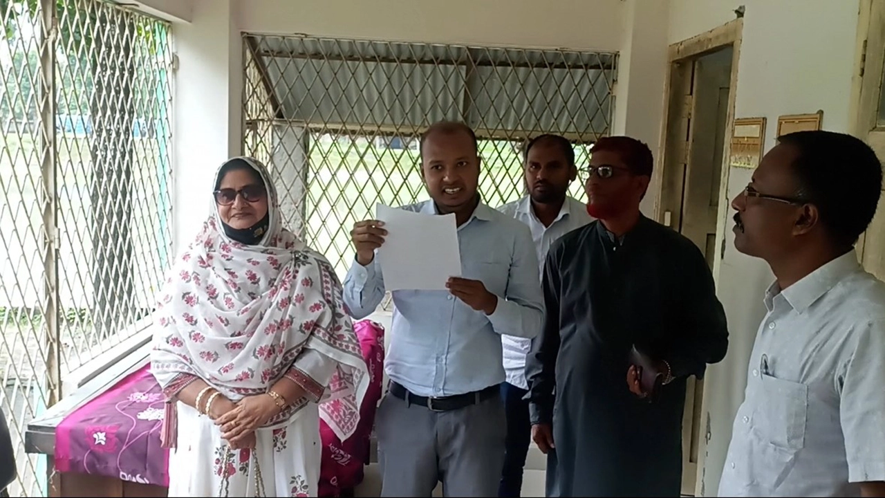 ২৬ বছর পর নিজ বিদ্যালয়ের সভাপতি হলেন হোসনেআরা বেগম হাসি