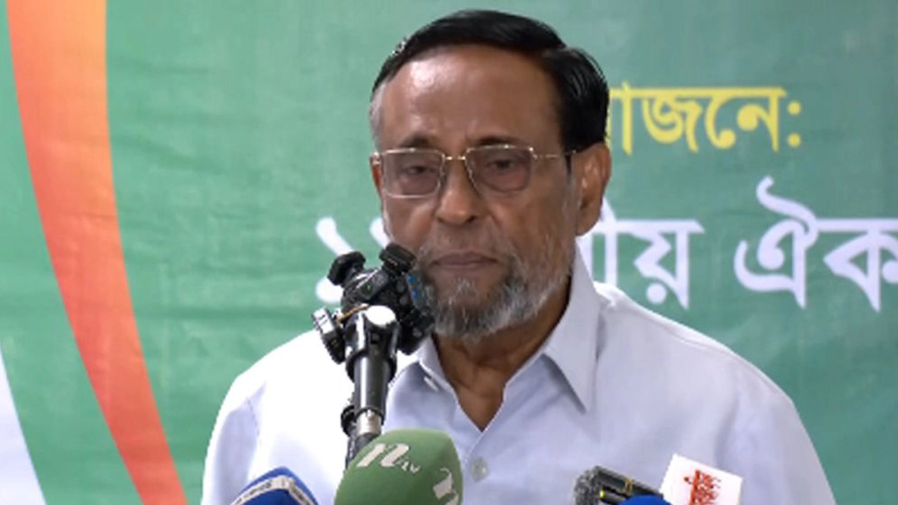 প্রধানমন্ত্রীকে ঢাকার বাইরে না থাকার পরামর্শ অলির