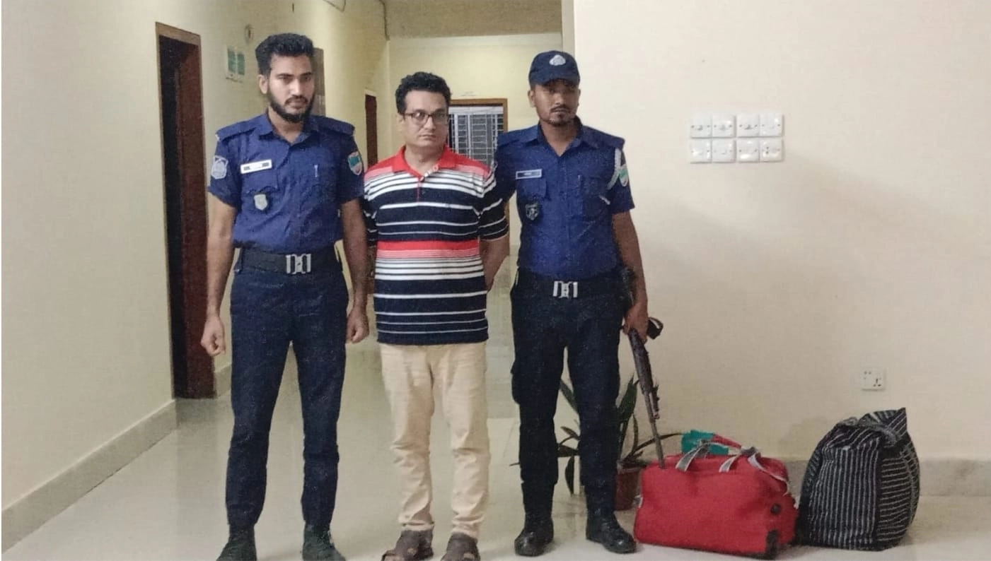 ভারতে যাওয়ার সময় বেনাপোল ইমিগ্রেশনে স্বেচ্ছাসেবকলীগ নেতা আটক