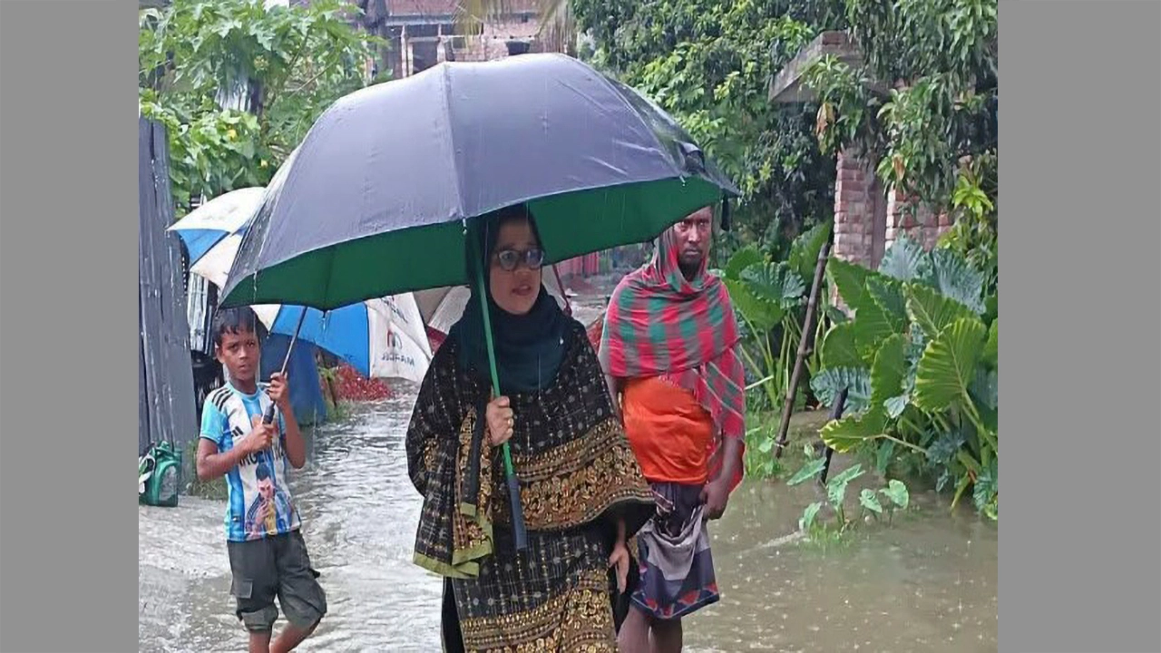 ভারী বর্ষণে কেশবপুরে জলাবদ্ধতা, নিম্নাঞ্চল প্লাবিত