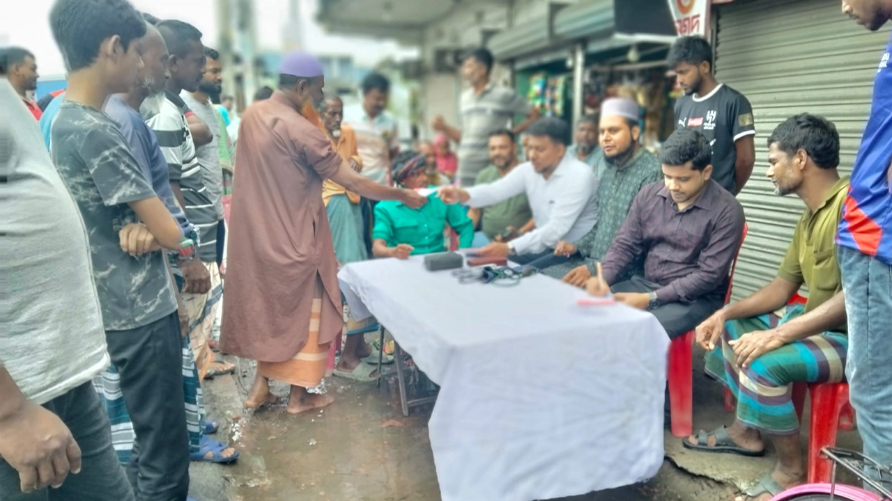 অভয়নগরে পানিবন্দি মানুষের পাশে এমপি ও স্বাস্থ্য বিভাগ