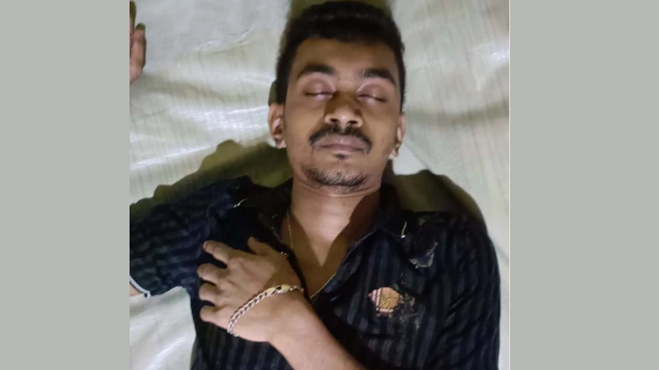 ফেসবুকে মাদক সেবনের ছবি প্রকাশের জেরে যুবককে মারধর, থানায় অভিযোগ