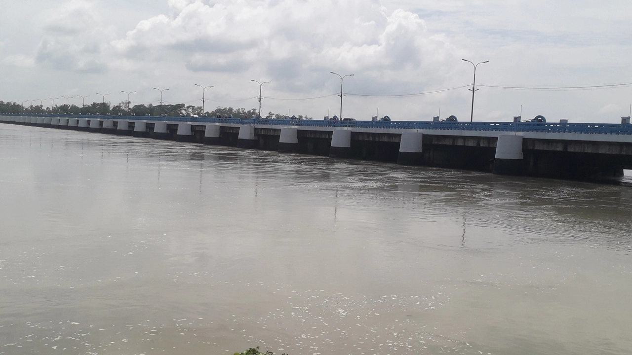 চোখ রাঙাচ্ছে তিস্তা, ফের বন্যার শঙ্কা