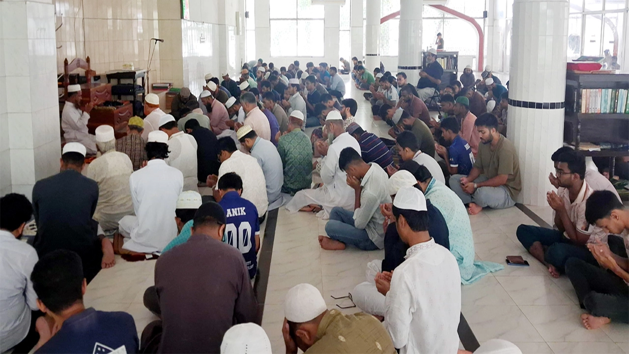 যবিপ্রবিতে জুলাই শহীদদের স্মরণে দোয়া ও মোনাজাত