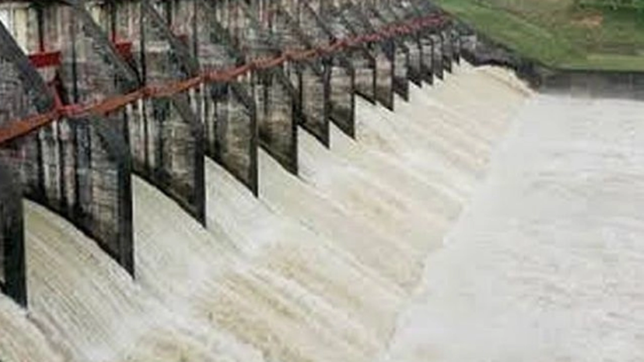 শনিবার কাপ্তাই বাঁধের ১৬ জলকপাট আংশিক খোলা হবে