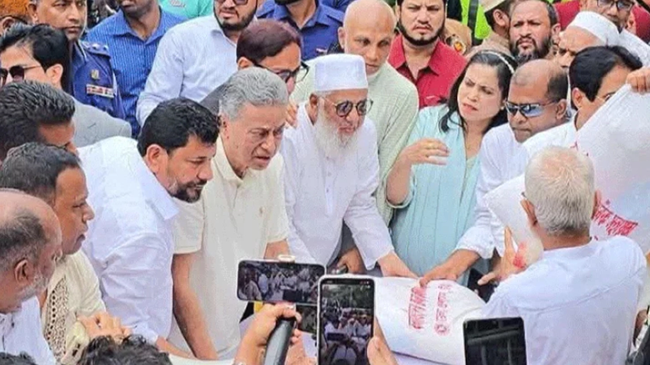 বন্যাদুর্গতদের পুনর্বাসনে সর্বোচ্চ সহায়তার আশ্বাস অর্থমন্ত্রীর