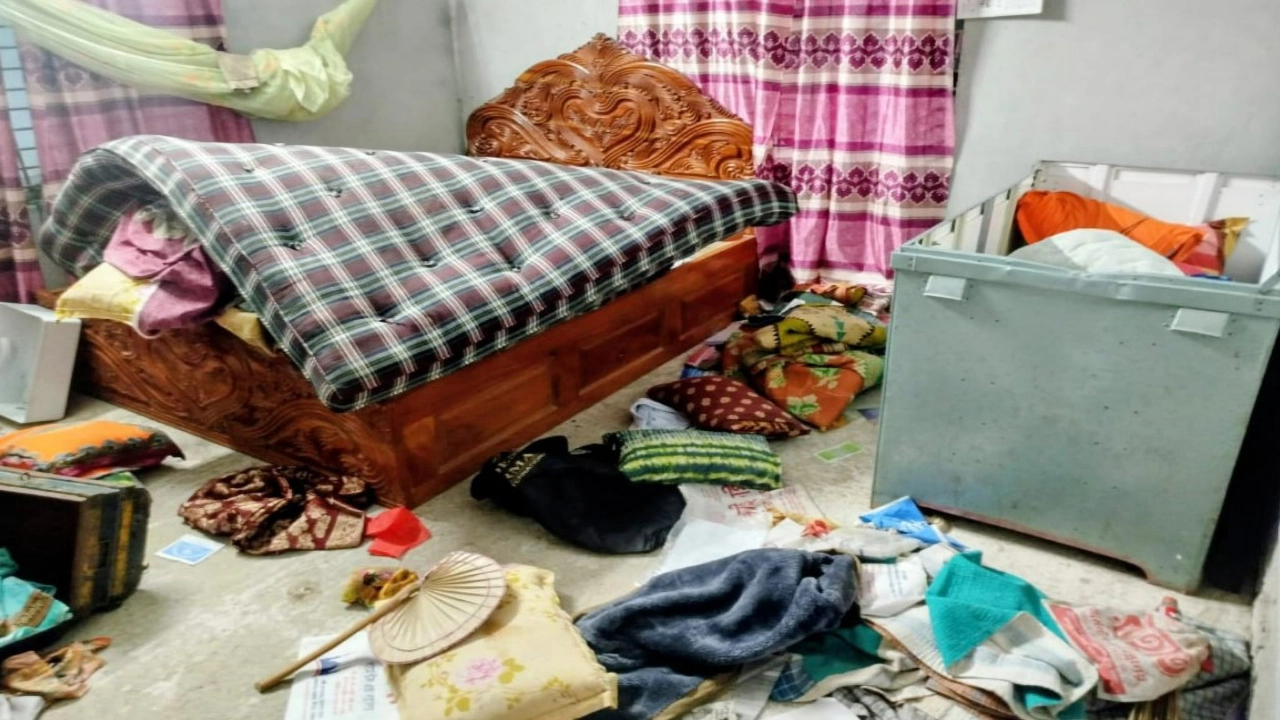 মৃত্যুর পর মাগুরায় ১০ বাড়িতে ভাঙচুর ও লুটপাটের অভিযোগ