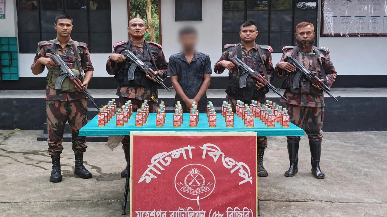 মাঠিলা সীমান্তে মদসহ আটক ১