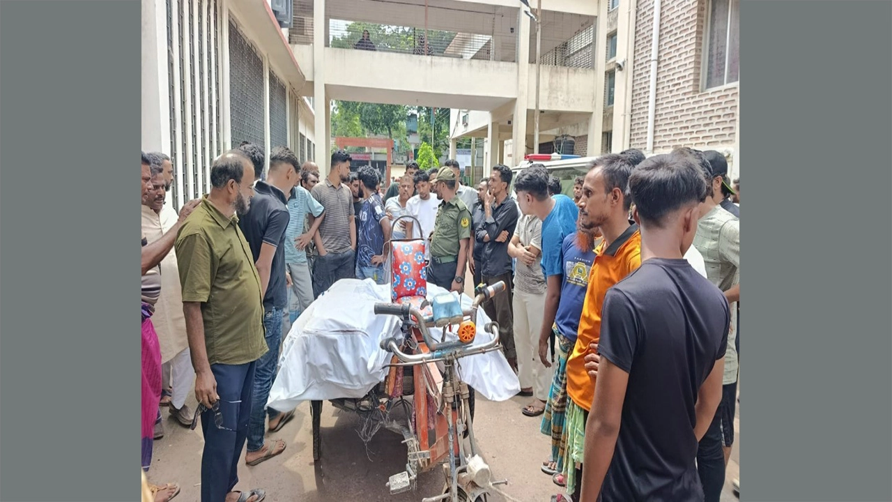 শার্শায় ট্রলি-মোটরসাইকেল সংঘর্ষে নিহত ২, আহত ৩