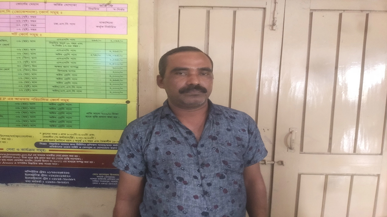 রূপদিয়ায় ভুয়া ডিবি সেজে চাঁদাবাজি, আটক ১