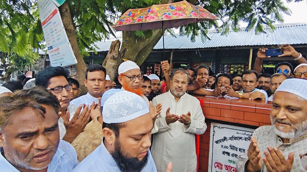 সিংড়ায় ১৪ কোটি টাকায় ১০ কিমি সড়ক প্রশস্তকরণ কাজের উদ্বোধন