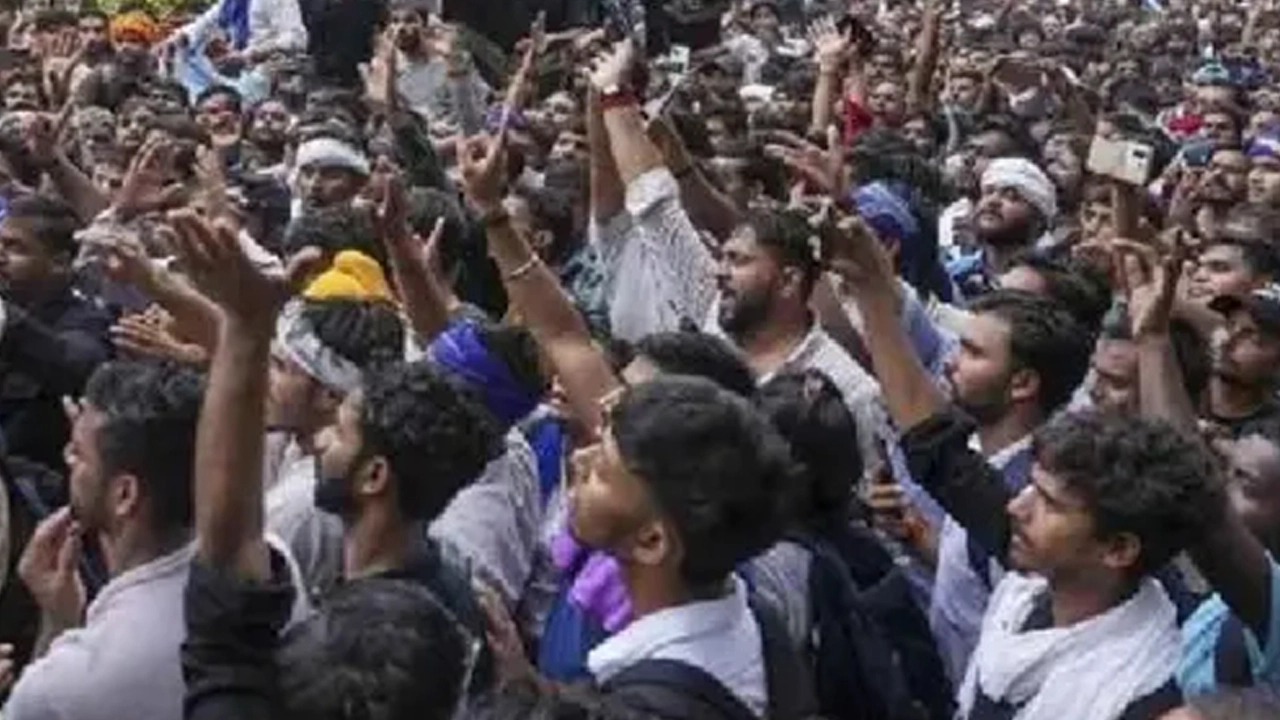 আন্দোলন ছড়িয়ে পড়ছে, রাহুলের পাঁচ দফা দাবি