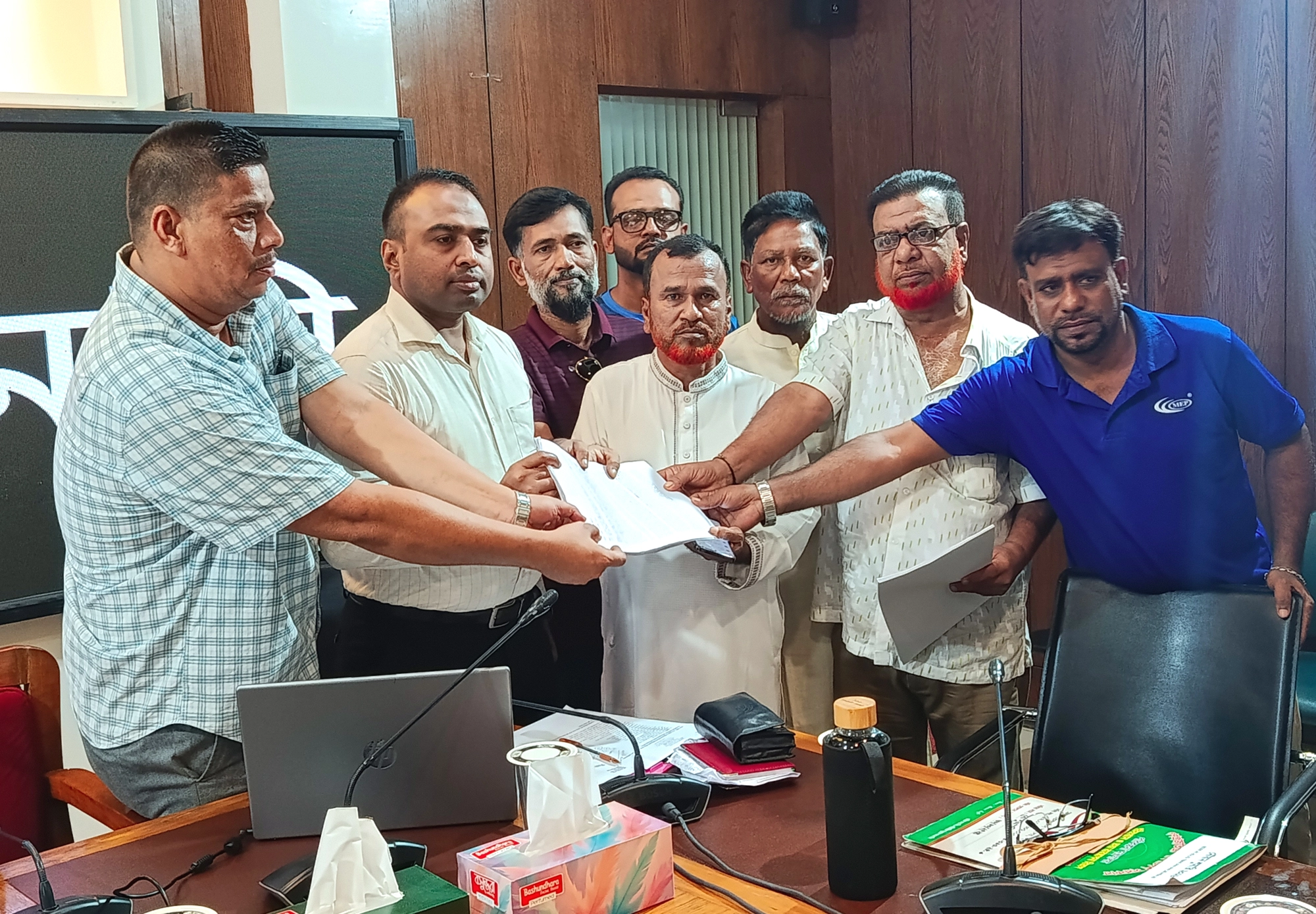 ঠাকুর অনুকূল চন্দ্রের জন্মস্থানের জমি নিয়ে প্রধানমন্ত্রীর হস্তক্ষেপ দাবি এলাকাবাসীর