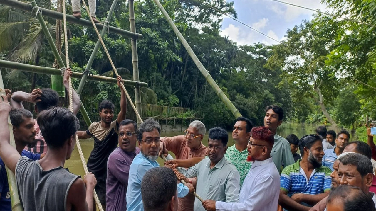 মোরেলগঞ্জে ভাঙনকবলিত এলাকায় ৯০ মিটার প্যালাসাইডিং কাজের উদ্বোধন