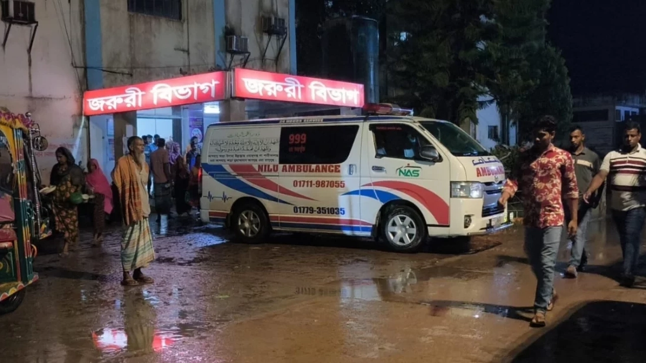 জামালপুরে বাস-অটোরিকশা সংঘর্ষে নিহত ২, আহত ১  