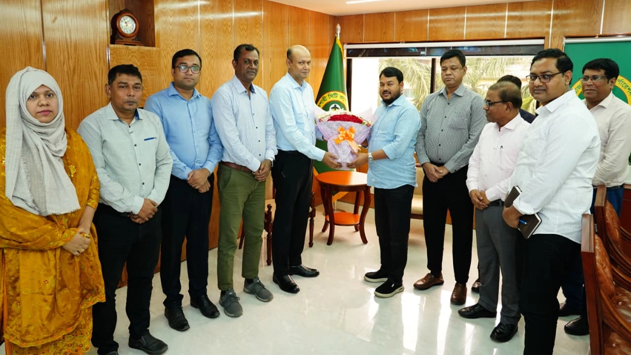 রাসিক প্রশাসকের সঙ্গে রাজশাহী ওয়াসার এমডির সৌজন্য সাক্ষাৎ