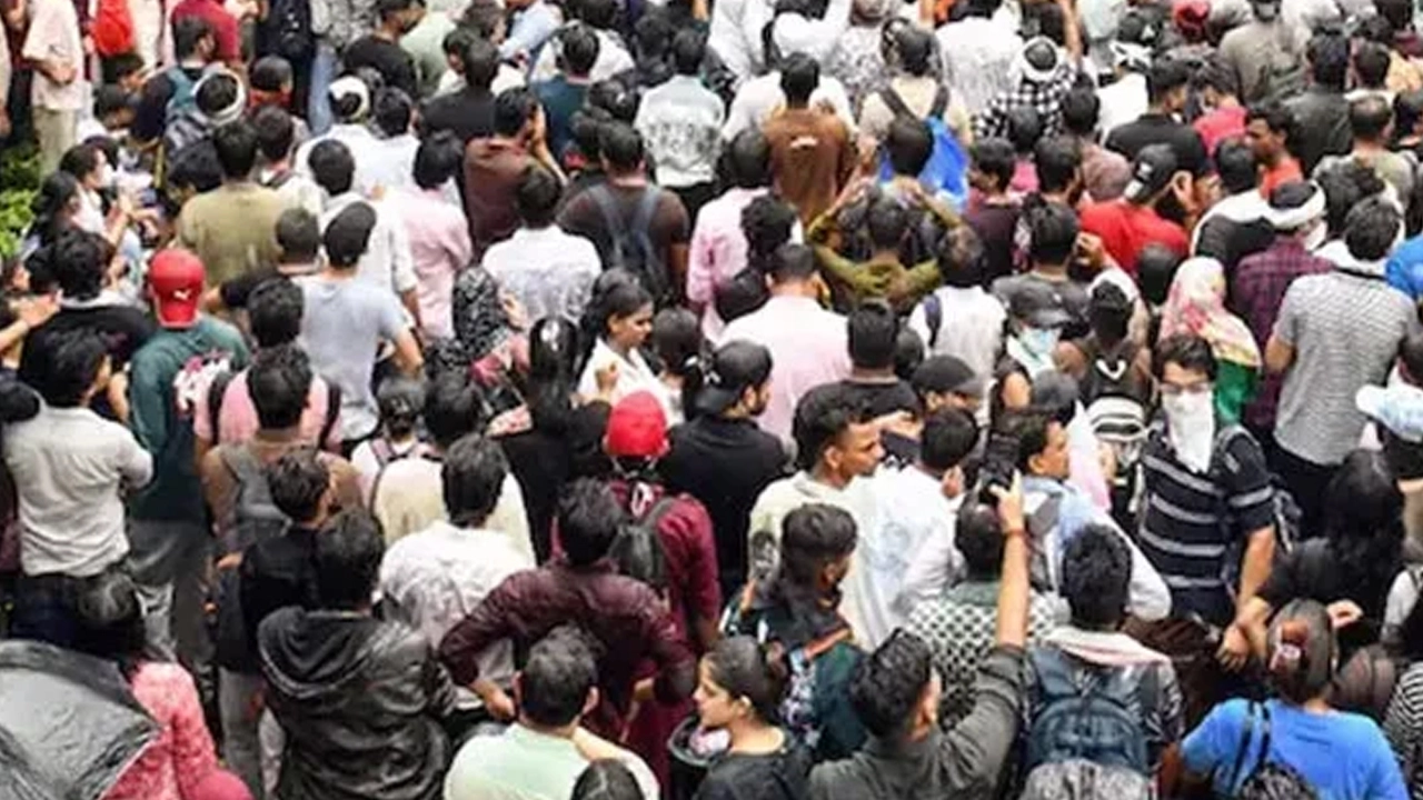 আজ ভারতজুড়ে আন্দোলনের ডাক দিয়েছে ককরোচ জনতা পার্টি