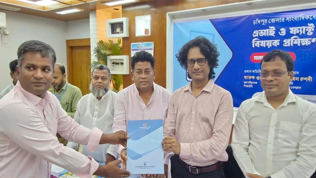সত্য ও যাচাইকৃত তথ্য পরিবেশন সাংবাদিকের প্রধান দায়িত্ব : পিআইবি মহাপরিচালক